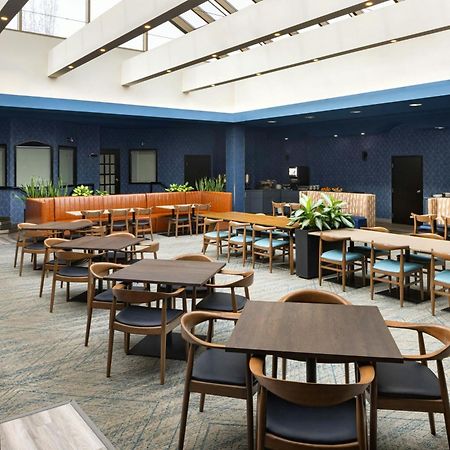 Four Points By Sheraton Edmonton South Zewnętrze zdjęcie
