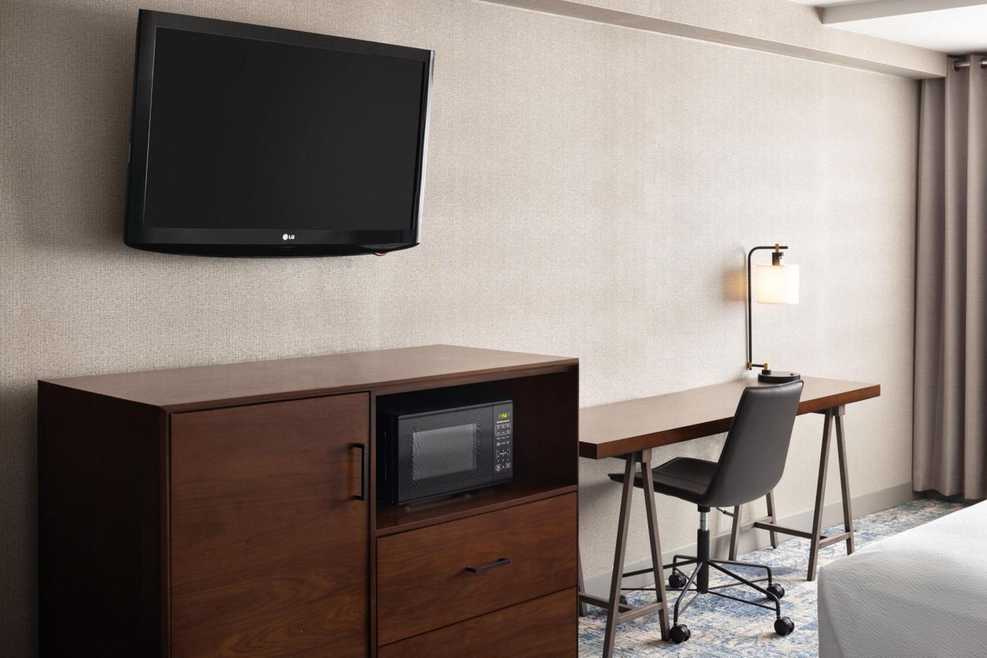 Four Points By Sheraton Edmonton South Zewnętrze zdjęcie