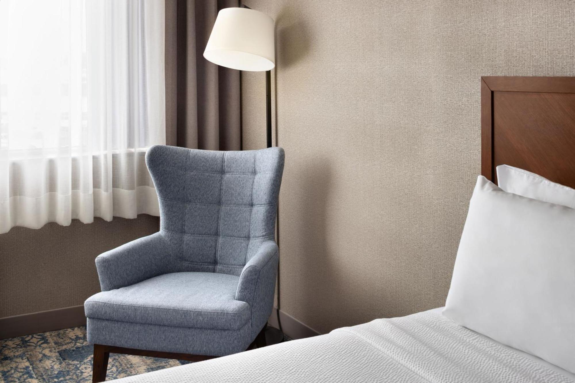 Four Points By Sheraton Edmonton South Zewnętrze zdjęcie