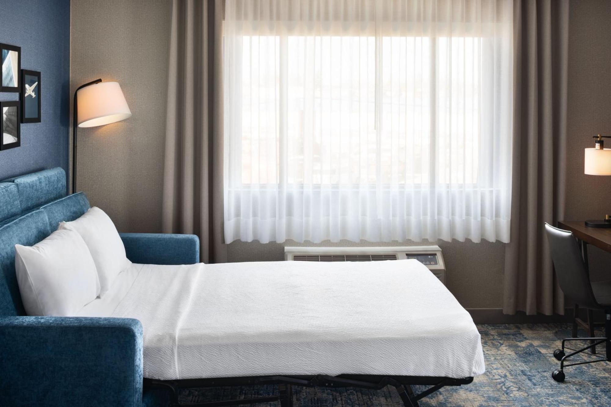 Four Points By Sheraton Edmonton South Zewnętrze zdjęcie