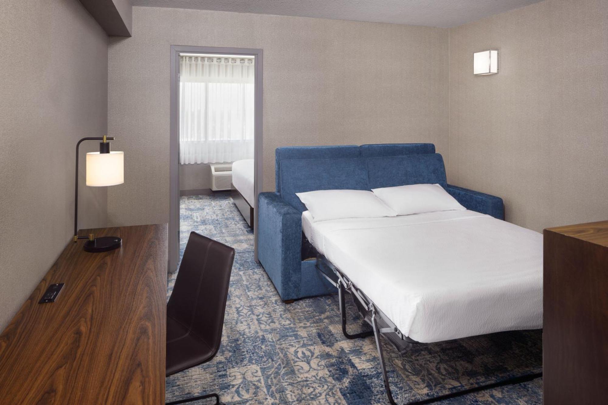 Four Points By Sheraton Edmonton South Zewnętrze zdjęcie